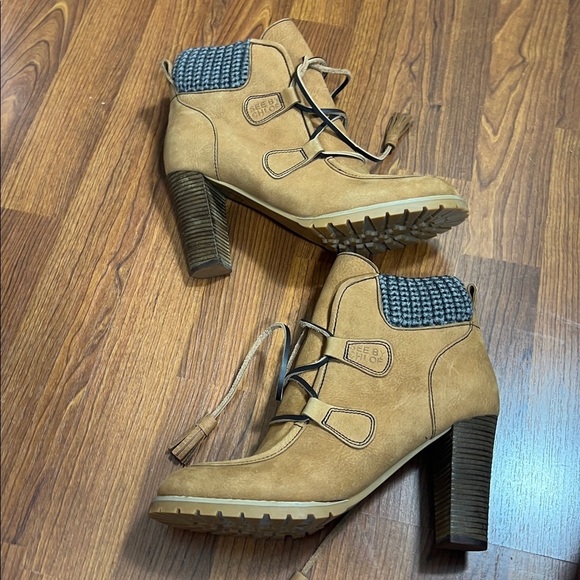See by Chloe Sz 39(8.5 US) Suede Heeled Booties with Cable Knit Accent Tan/Brown - Picture 7 of 12
